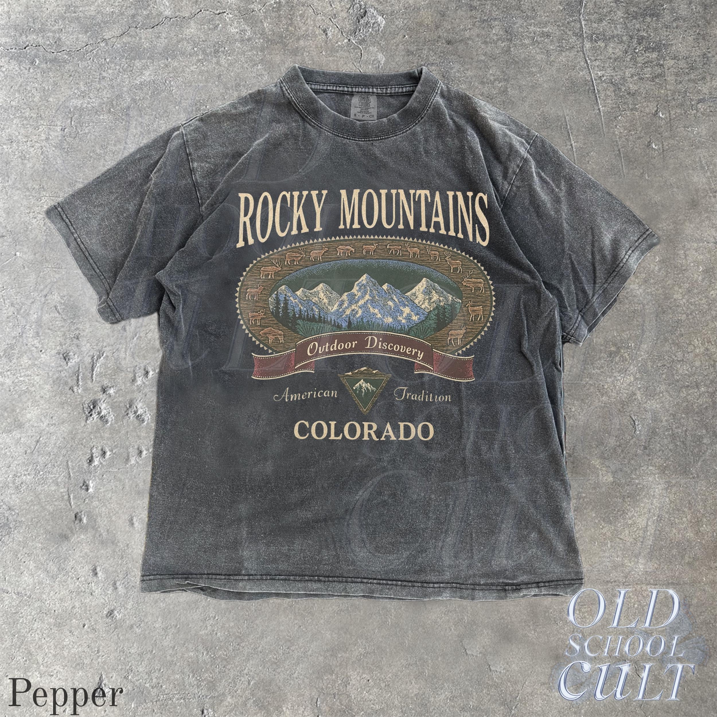 Vintage Rocky Mountains Colorado Outdoor Discovery 90s Mountain Hiking Comfort Colors Ivory Nature (4)