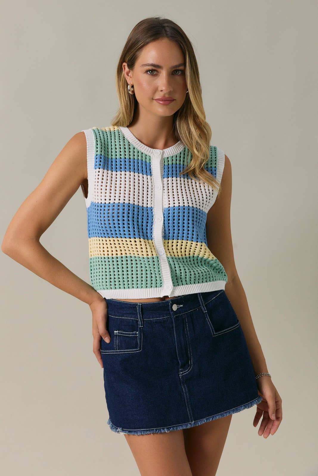 Round Neck Sleeveless Open Knit Button Down Color Block Top