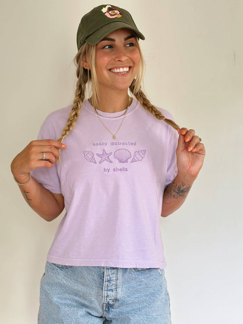 "Easily Distracted By Shells" - Lavendar T-Shirt🐚