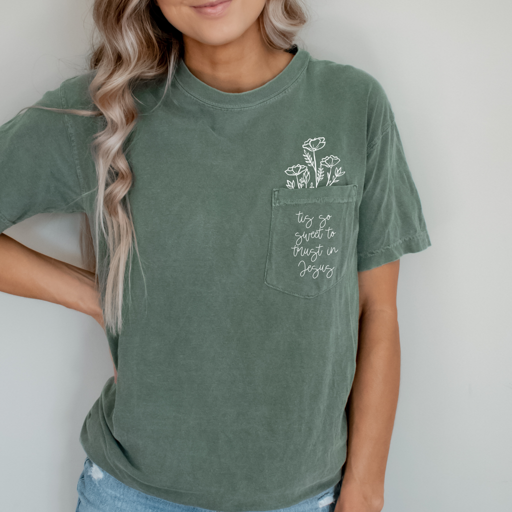 Tis So Sweet To Trust in Jesus Pocket T Shirt