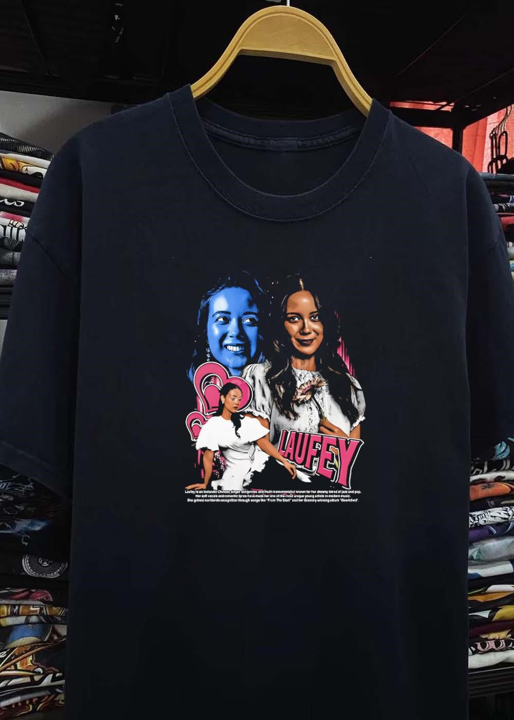 Laufey Signature Portrait Jazz Pop Singer Music Fan Gift T-Shirt