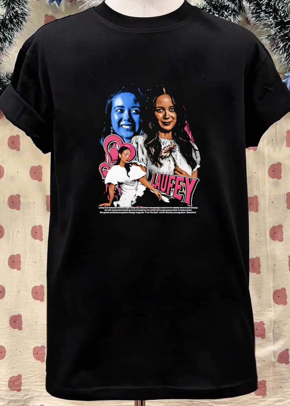 Laufey Signature Portrait Jazz Pop Singer Music Fan Gift T-Shirt