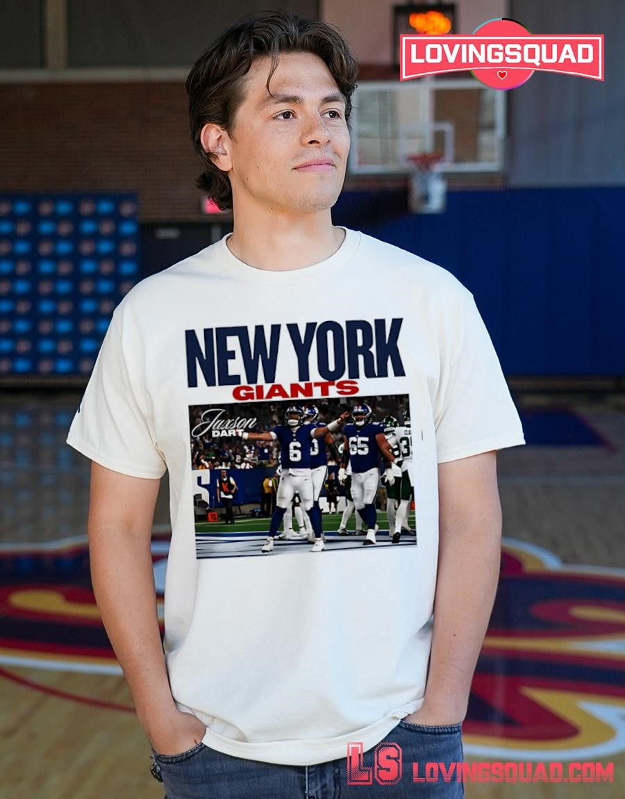 New York Giants Jaxson Dart Football Players Celebrating On Field Photo T-Shirt