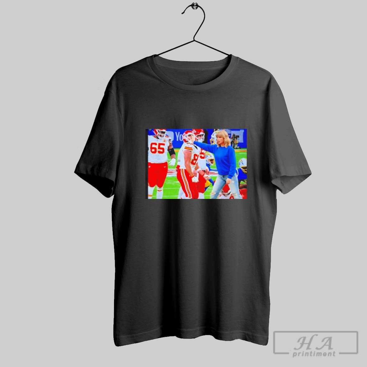 Official Taylor Smacks Travis Kelce Memes Shirts Hoodie, Sweatshirt | InkRitualCo.com