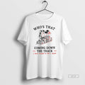 Official The Dawgs Georgia Whos That Coming Down The Track A Mean Machine In Red T-Shirts, Hoodie, Sweatshirt