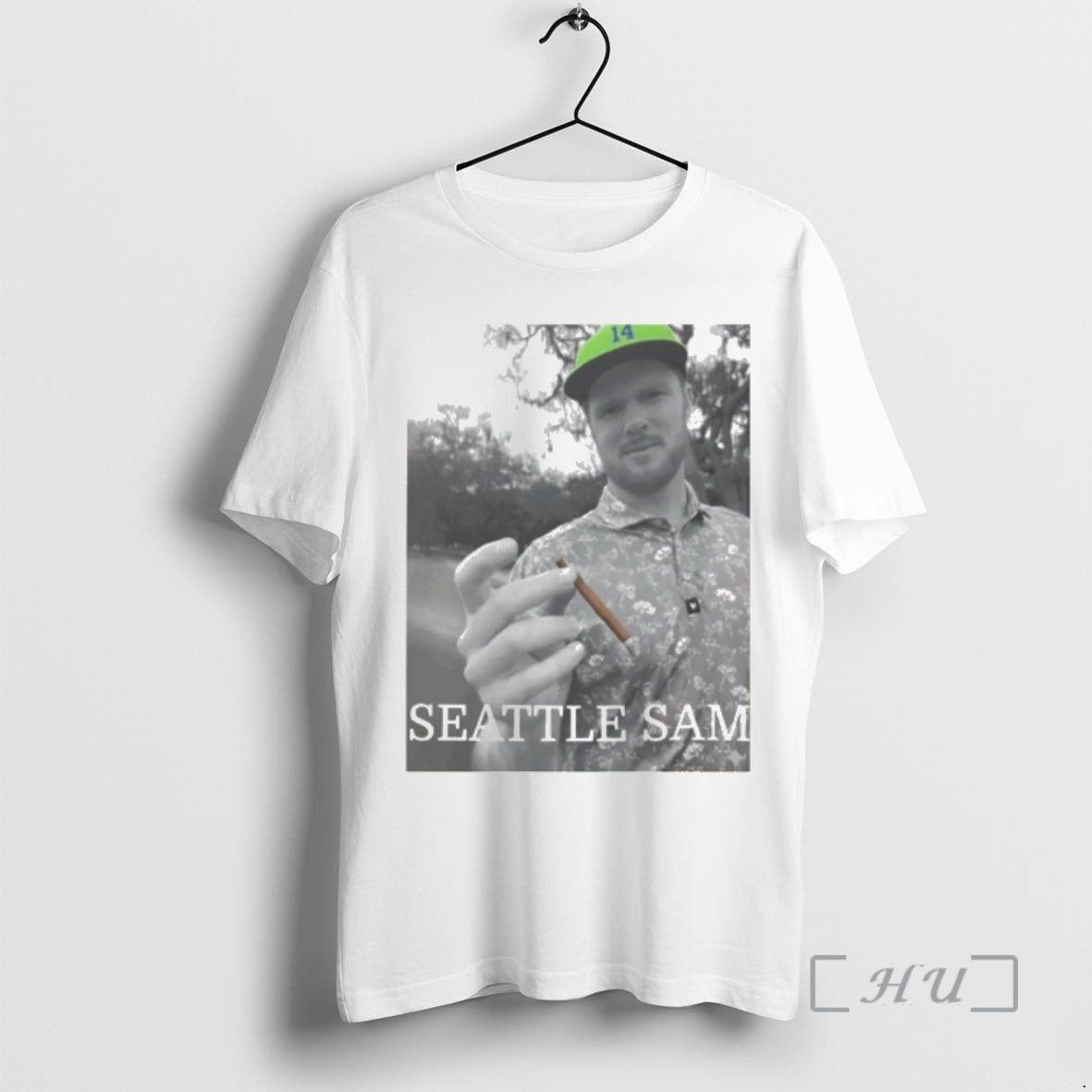 Officials Seattle Sam Football Photo Darnold Qb Graphic Smoking Sam T-Shirts, Hoodie, Sweatshirt | InkRitualCo.com