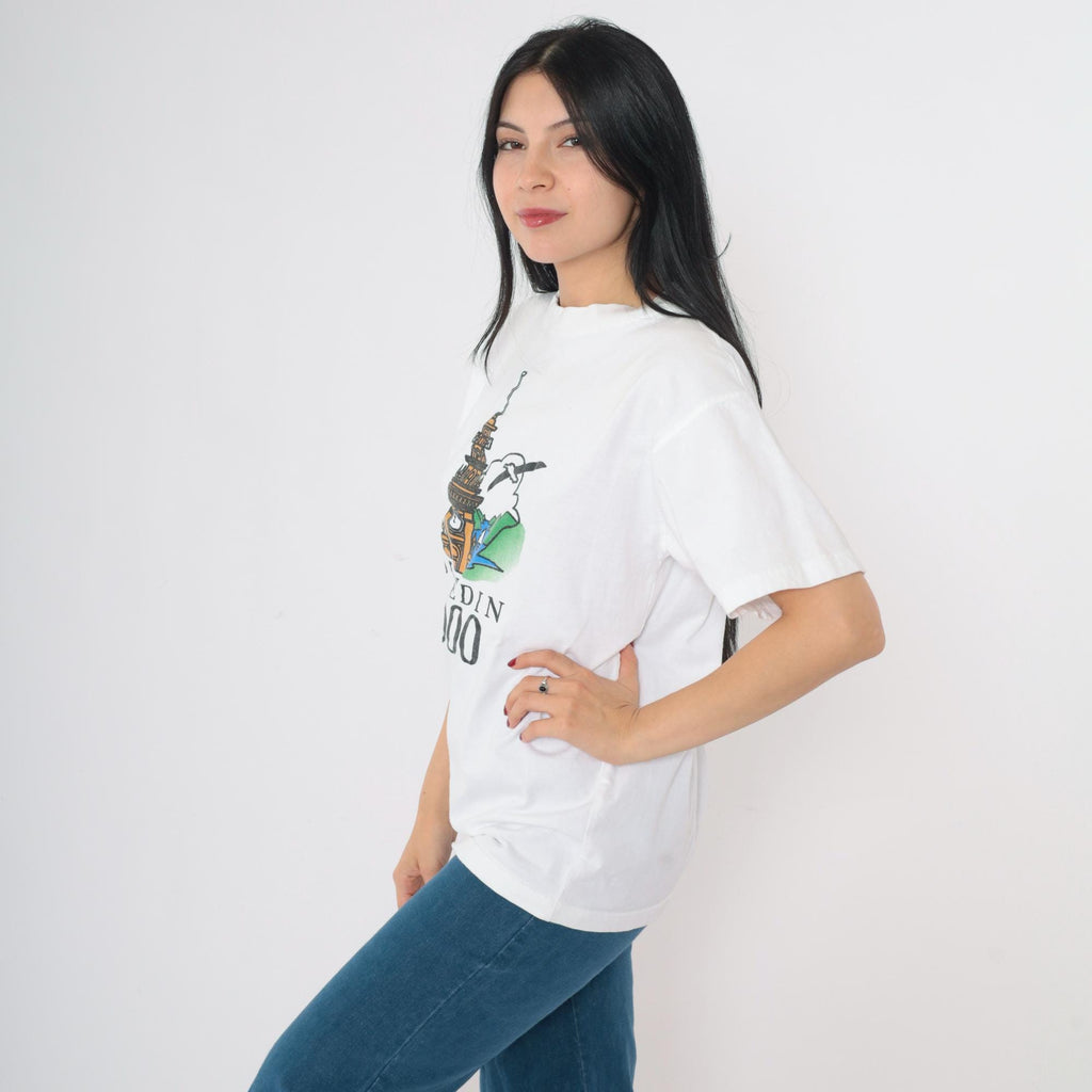 Vintage Dunedin 2000 White Zealand Landmark Souvenir Travel Tourist Tee Y2k Size Medium (4)