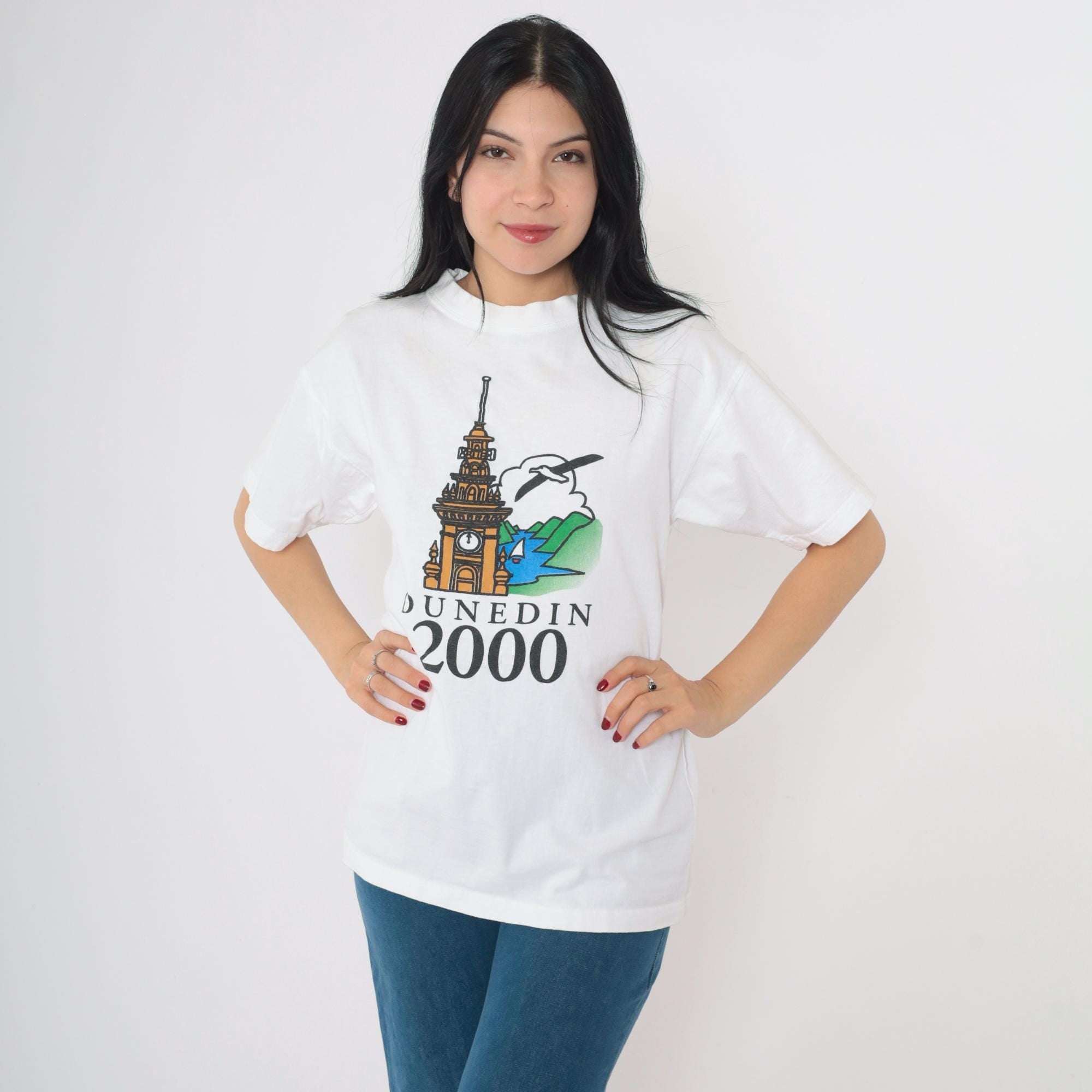 Vintage Dunedin 2000 White Zealand Landmark Souvenir Travel Tourist Tee Y2k Size Medium (1)