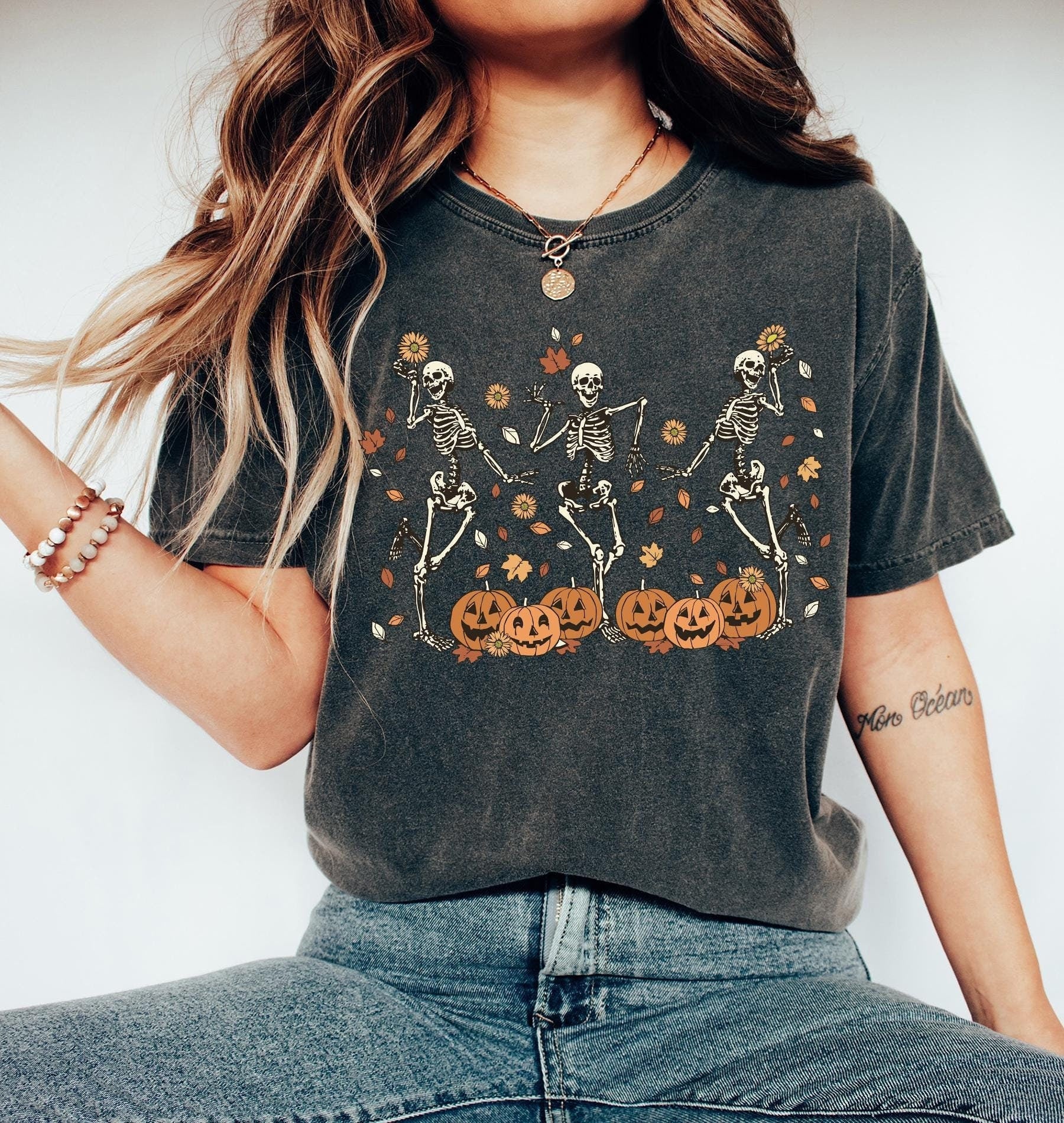 Retro Halloween Comfort Colors Halloween Dancing Skeleton Halloween Spooky Season Fall Tee Pumpkin Black Ca (1)