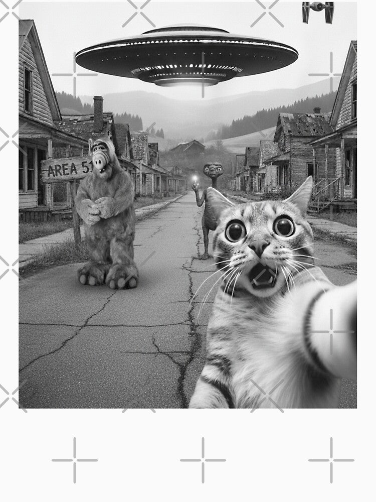 Cat on the run from Ufos and Alfs by Strauss-Design