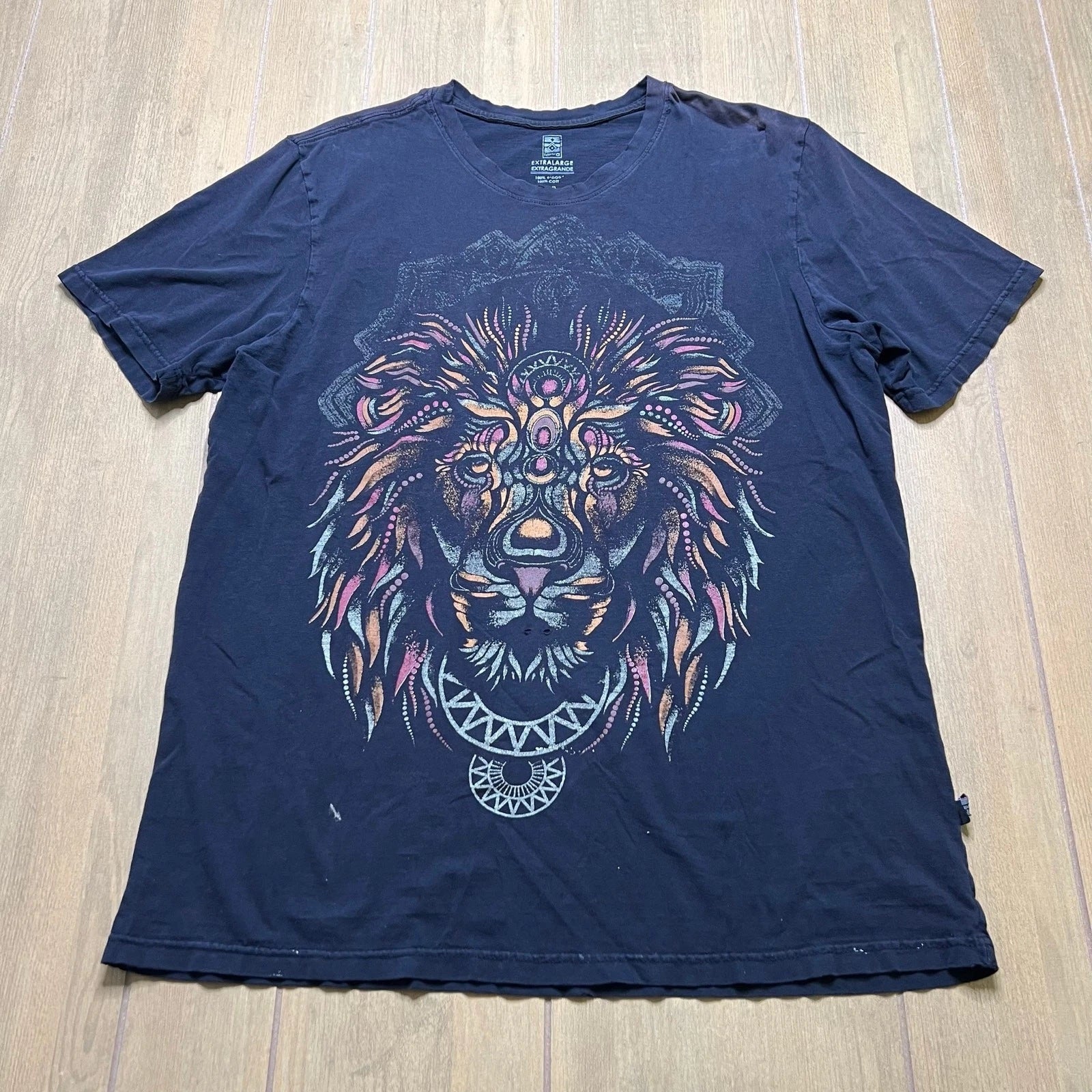 Larva Graphic T-Shirt Mens XL Lion Mandala Tribal Print Cotton Short Sleeve
