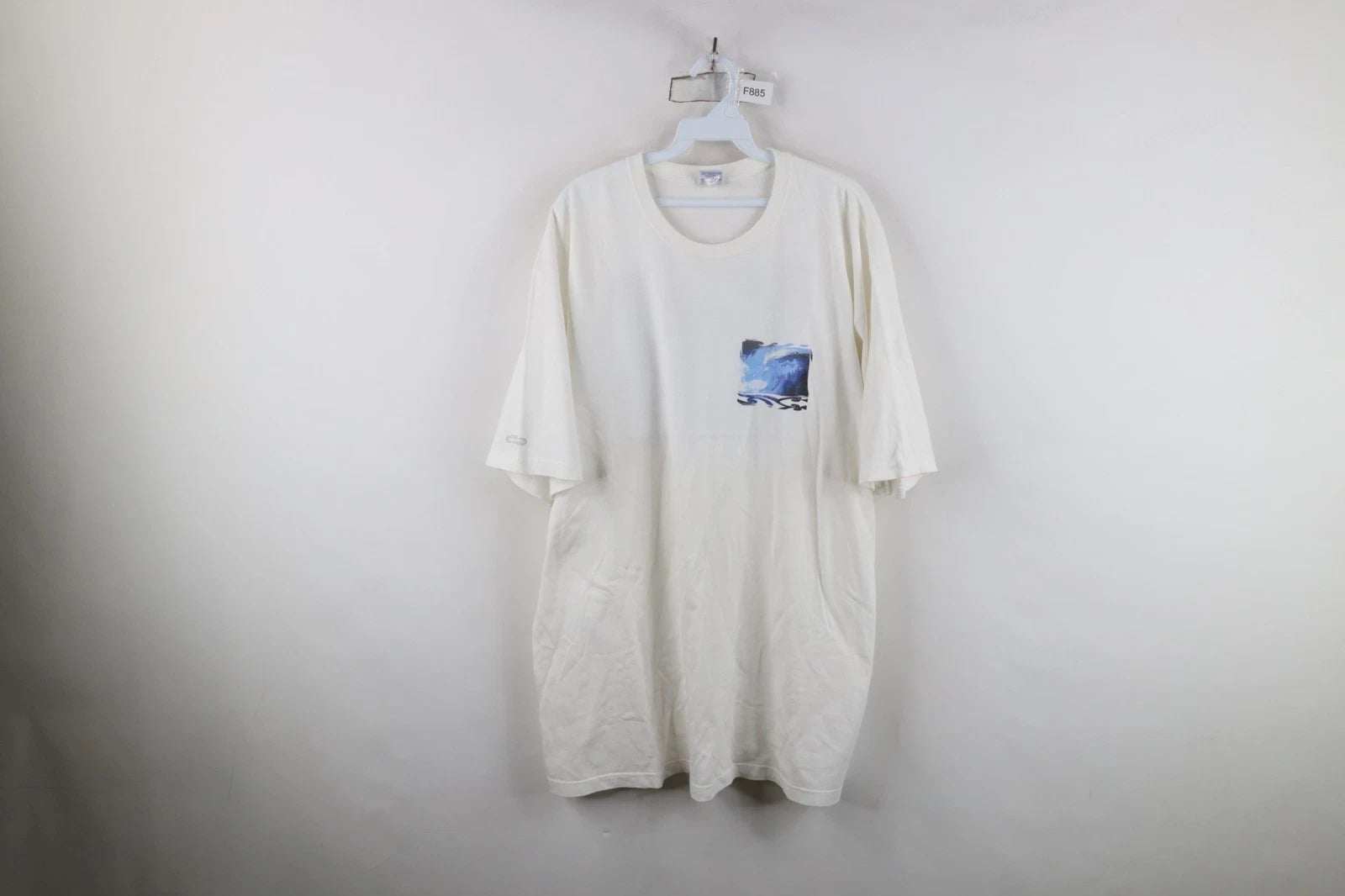 Vintage Y2K Streetwear Mens XL Distressed Maui Hawaii Surf Wave T-Shirt White