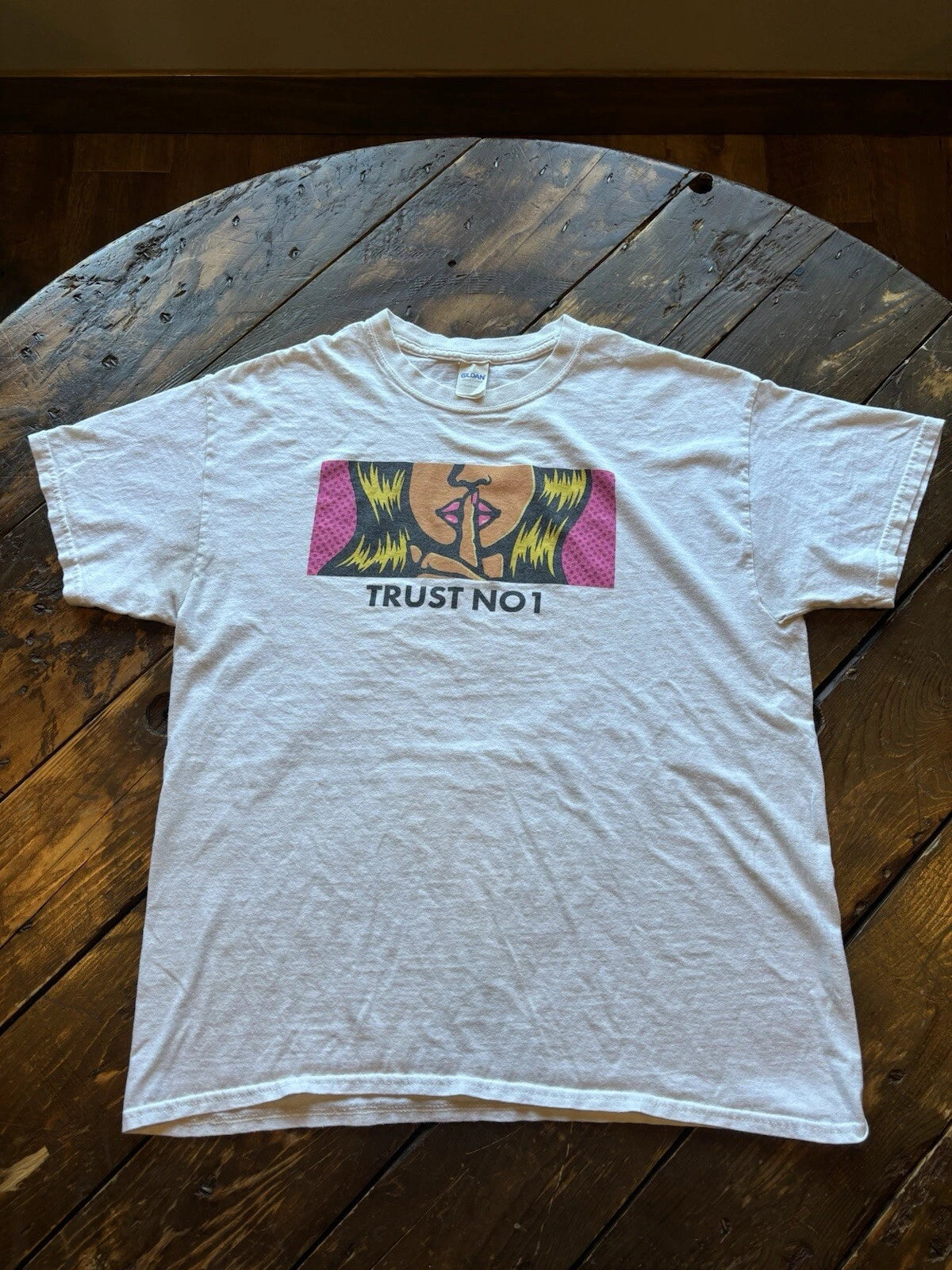 "Trust No1" Graphic T-Shirt – Pop Art Design, Gildan Heavy Cotton, Size Large