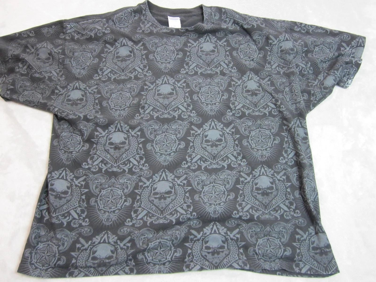 Tennessee River Shirt Mens 3XL Gray All Over Skull Graphic Y2K  Print