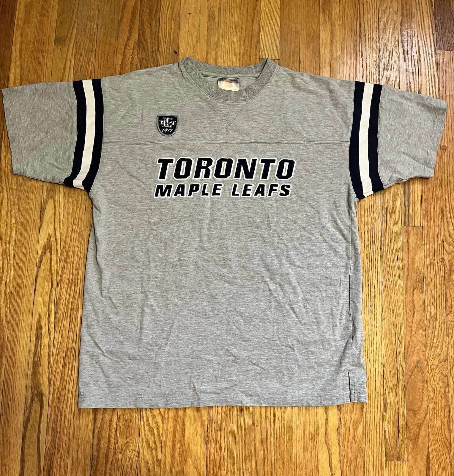 Vintage Y2K Toronto Maple Leafs T Shirt Men's XL Grey