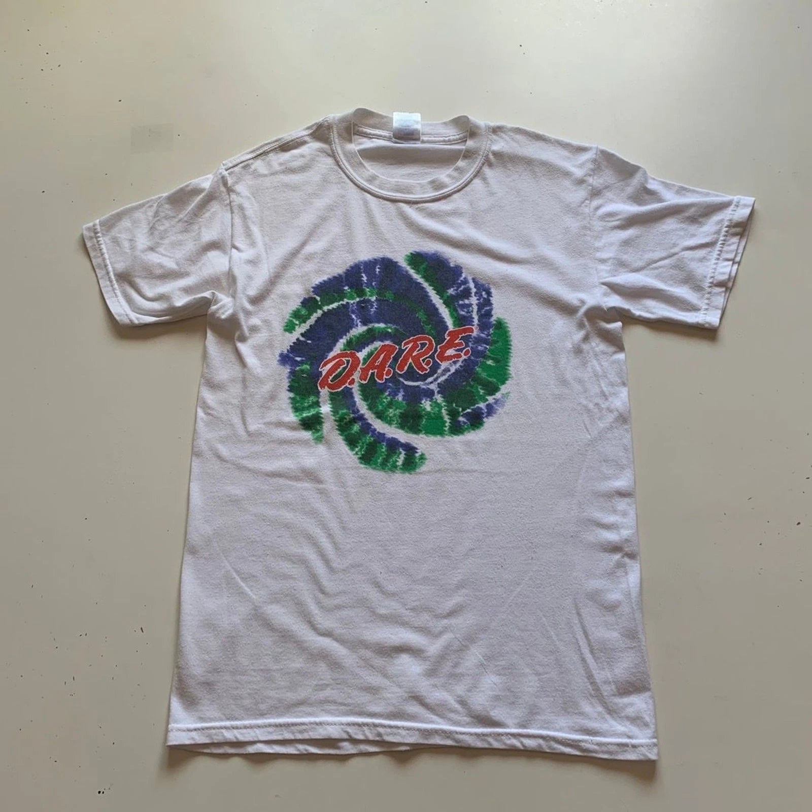 Vintage D.A.R.E. T Shirt Men's Small White Y2K Spiral Art Resist Drugs Graphic