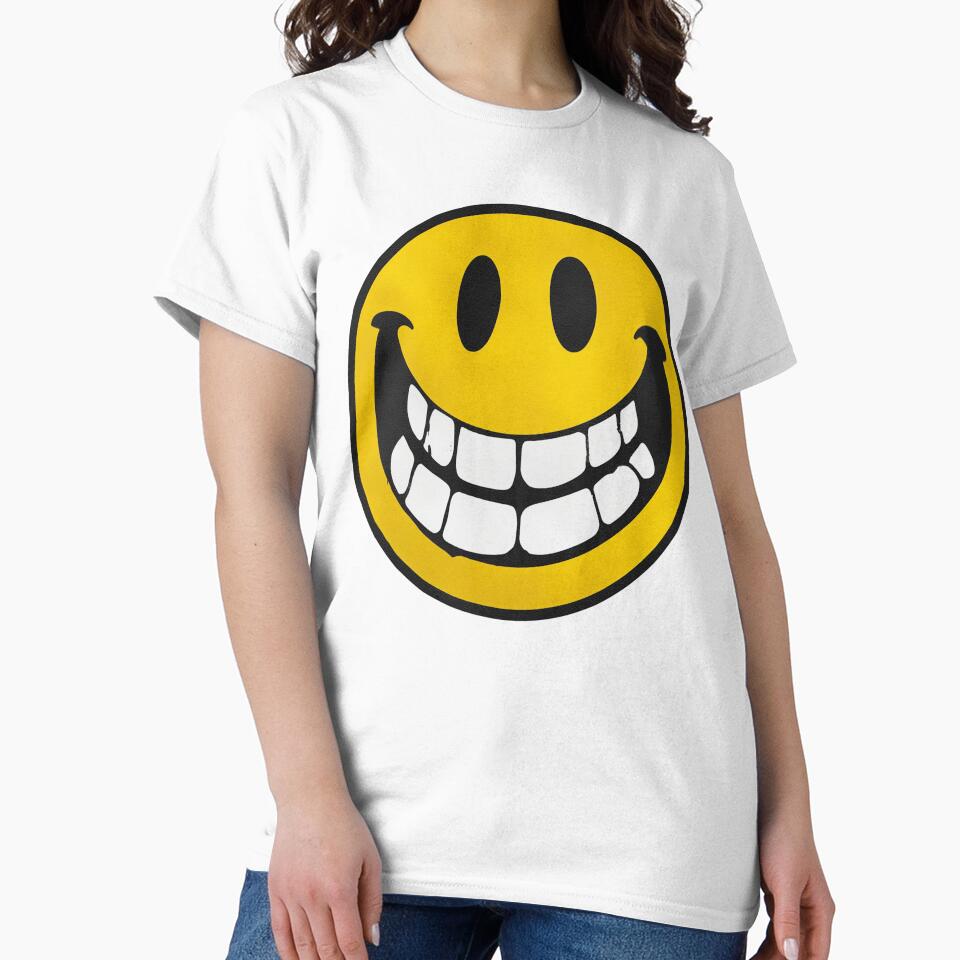Smiley11 by giggletshirts