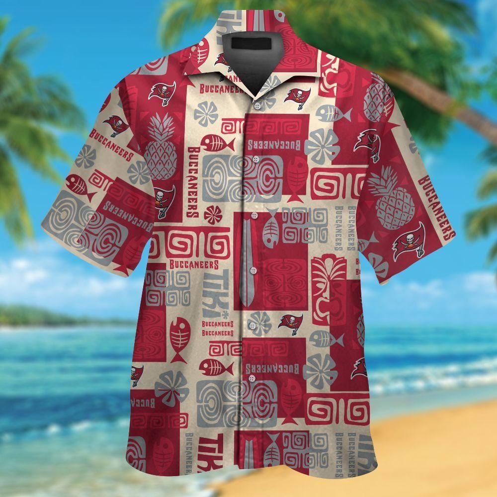 Tampa Bay Buccaneers Short Sleeve Button Up Tropical Hawaiian Shirt VER03