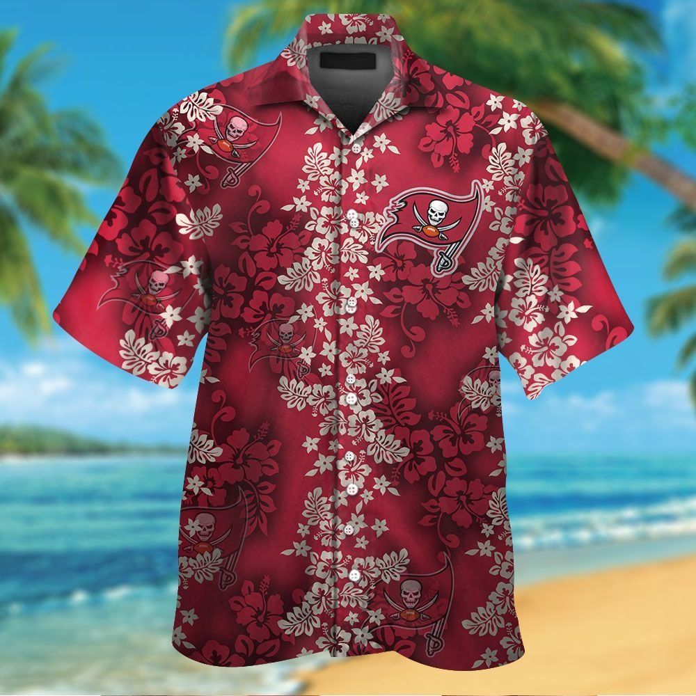 Tampa Bay Buccaneers Short Sleeve Button Up Tropical Hawaiian Shirt VER032