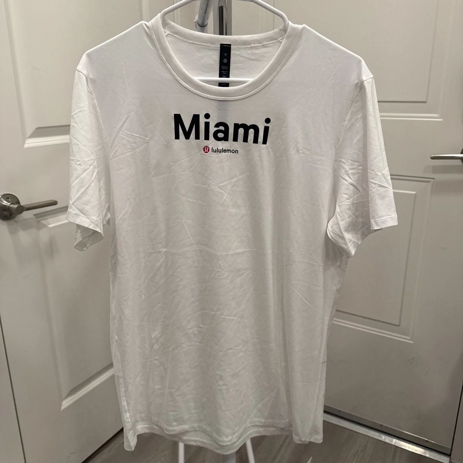NEW Lululemon Fundamental T Miami Mens M WHT TShirt Short Sleeve Crew Neck