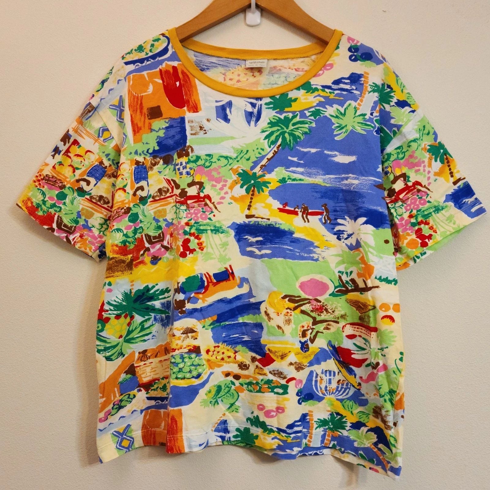 Vintage UNITED COLORS OF BENETTON Beach Print Made In Italy Unisex M Coastal