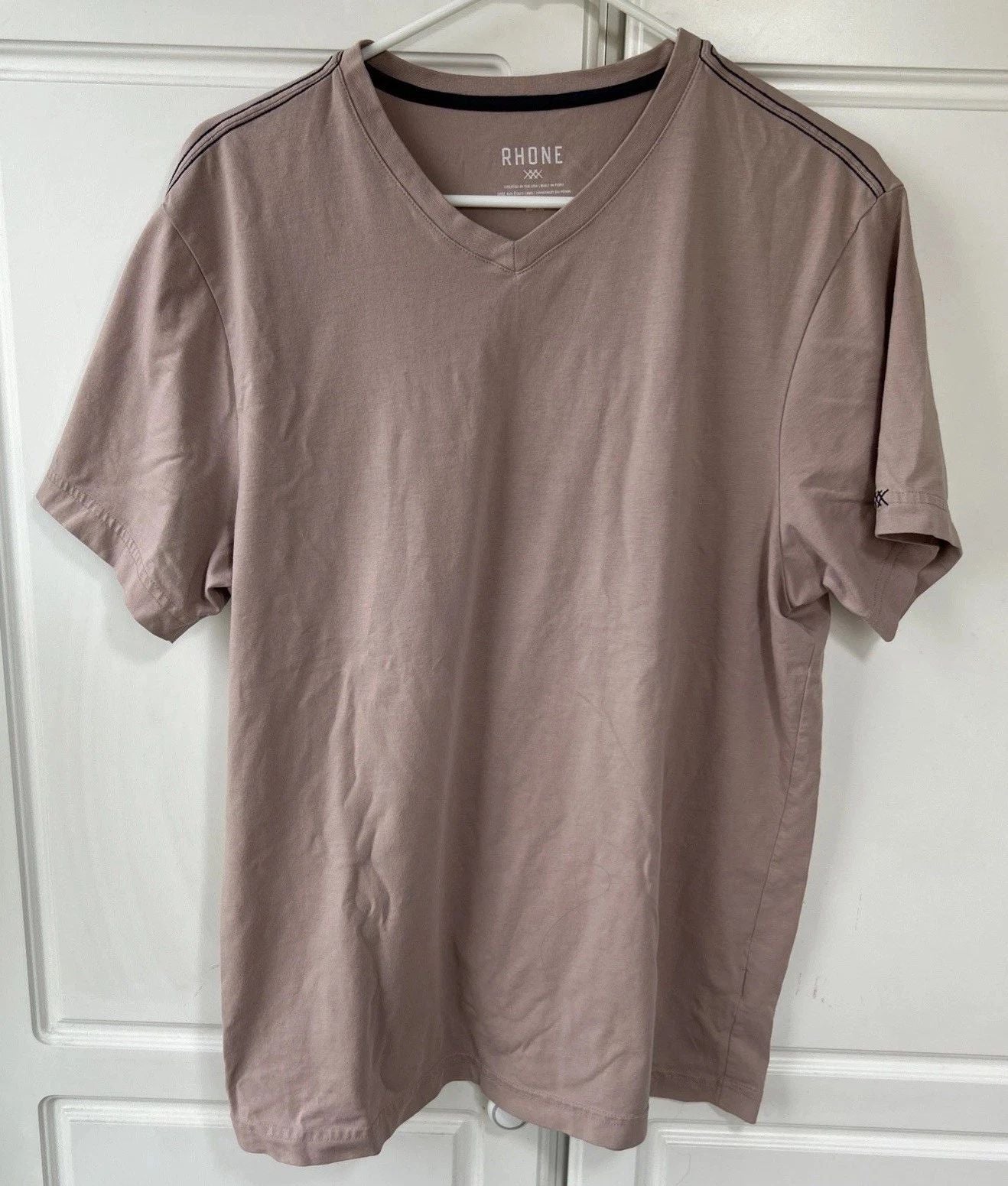 Rhone Shirt Mens Large Beige /Tan V-Neck Short Sleeve Cotton Blend Stretch