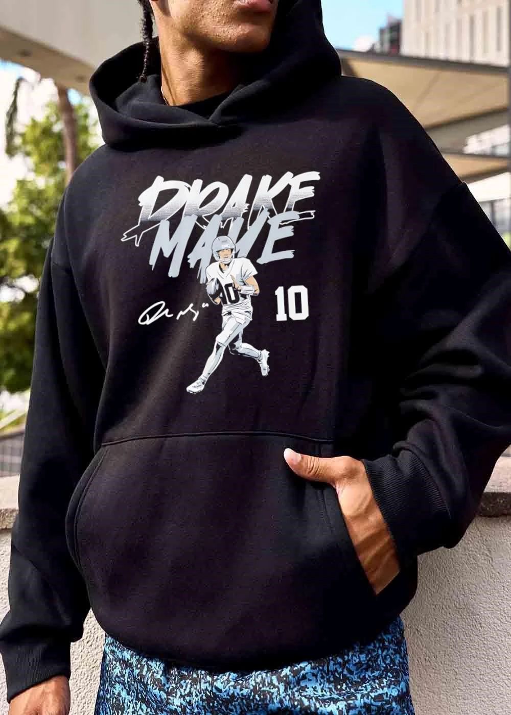 Drake Maye 10 Quarterback Running With Football Halftone Illustration shirt