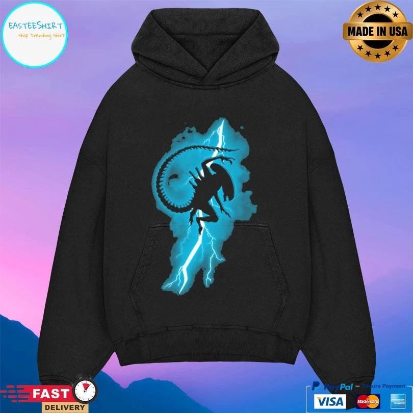 The Alien Returns Jasesa T-shirts