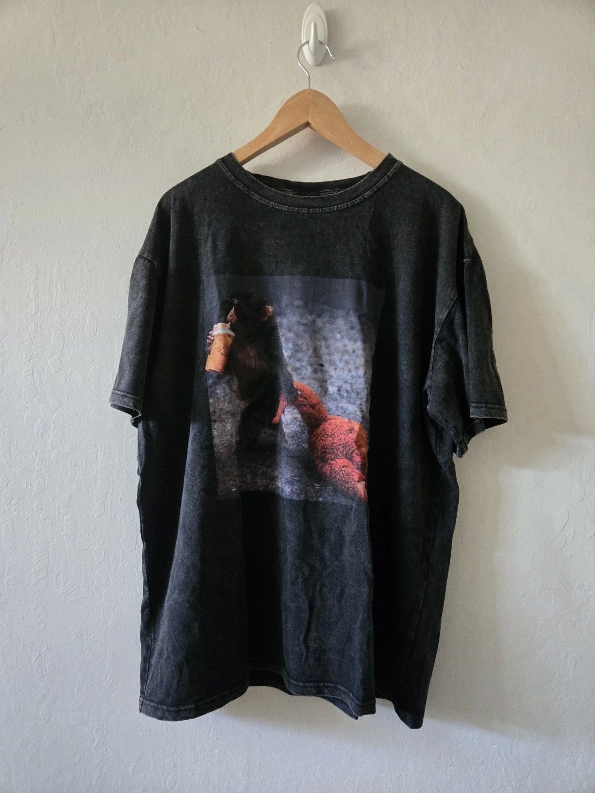 New Men's Punch The Monkey T-Shirt (XL) (Never worn)