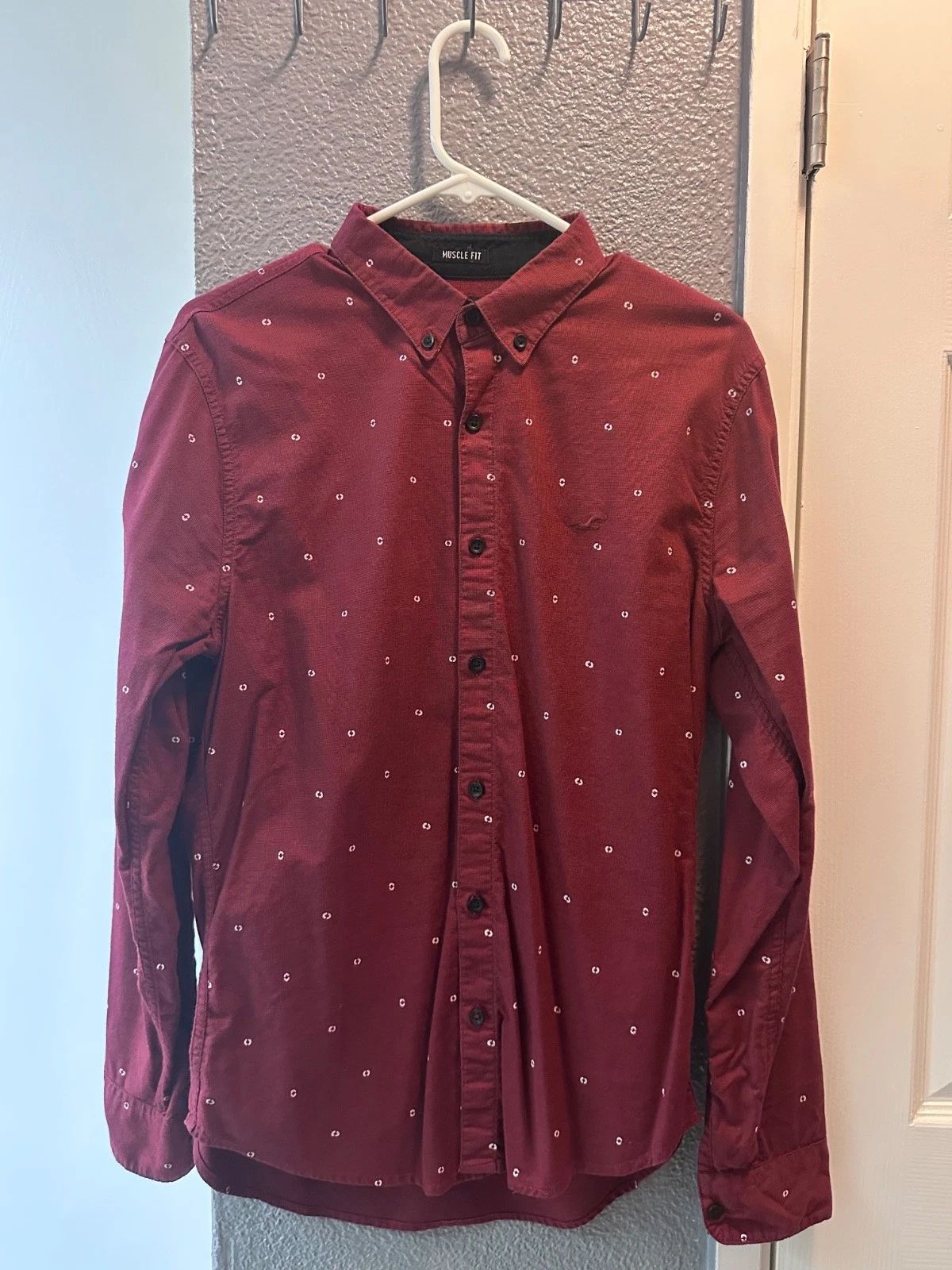 Men’s Elegant Muscle-Fit Dress Shirt