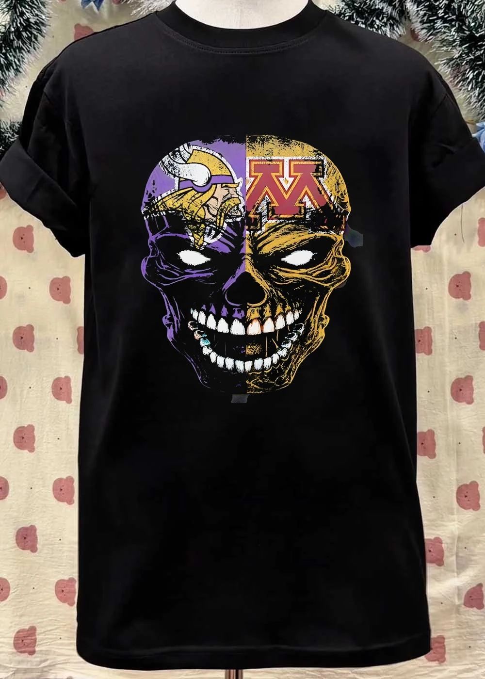 Minnesota Vikings and Gophers Split Face Skull T-Shirt