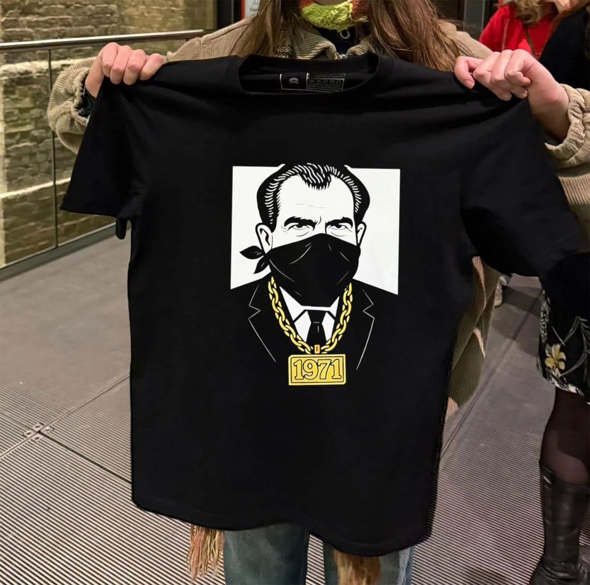 Original Richard Nixon 1971 Bandana Gold Chain shirt