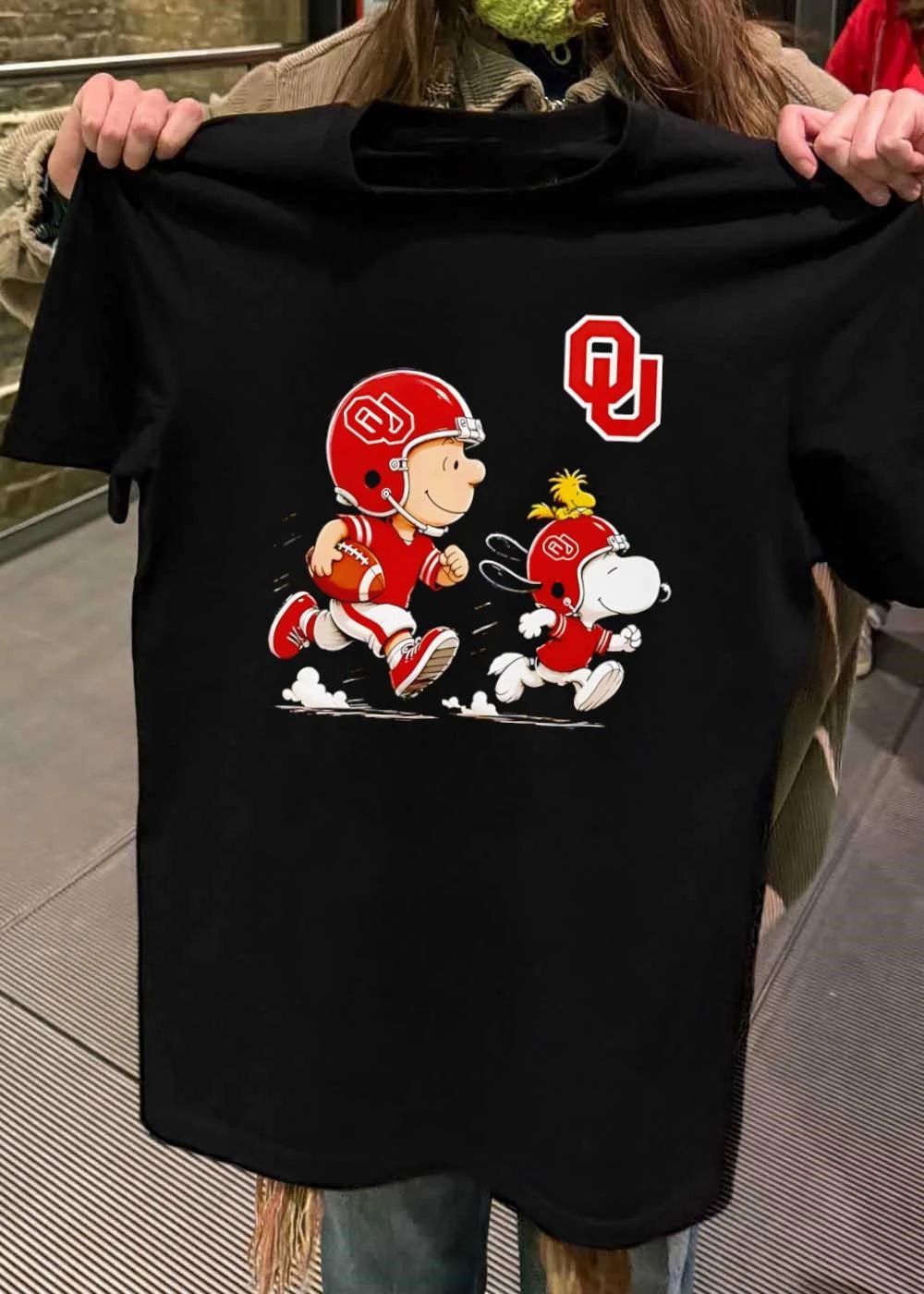 Peanuts Gang Running with Football Oklahoma Sooners shirt