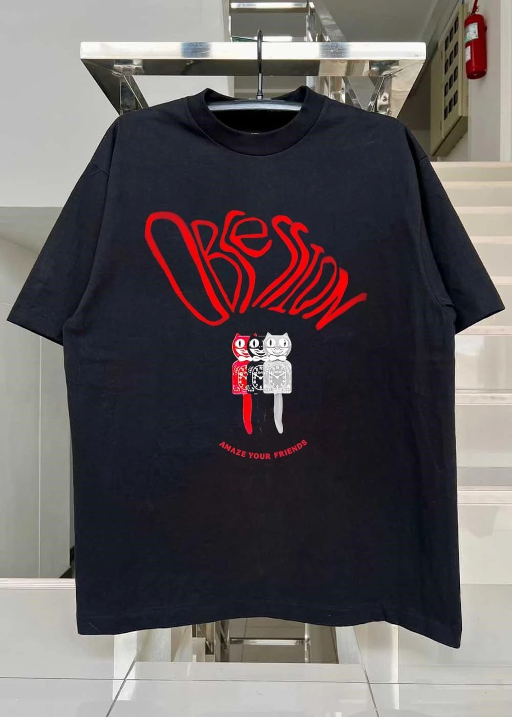 Amaze Your Friends Obsession Kit Cat Clock shirt