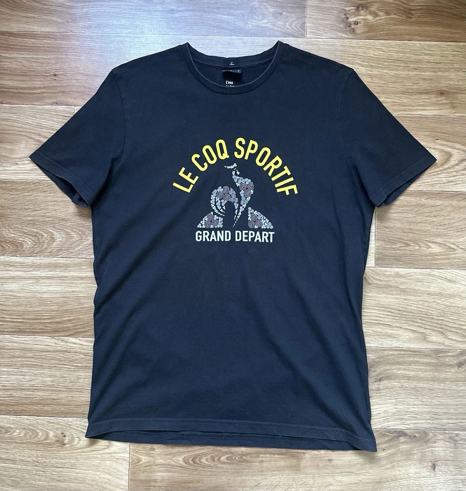 Le Coq Sportif Tour De France Grand Depart Graphic T-Shirt Men's L Faded Black