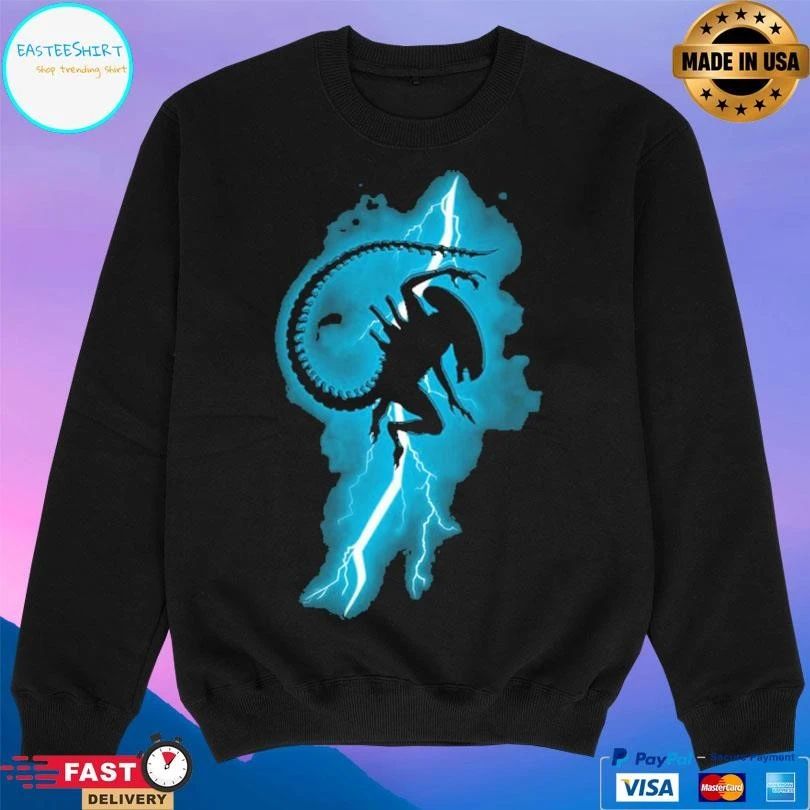 The Alien Returns Jasesa T-shirts