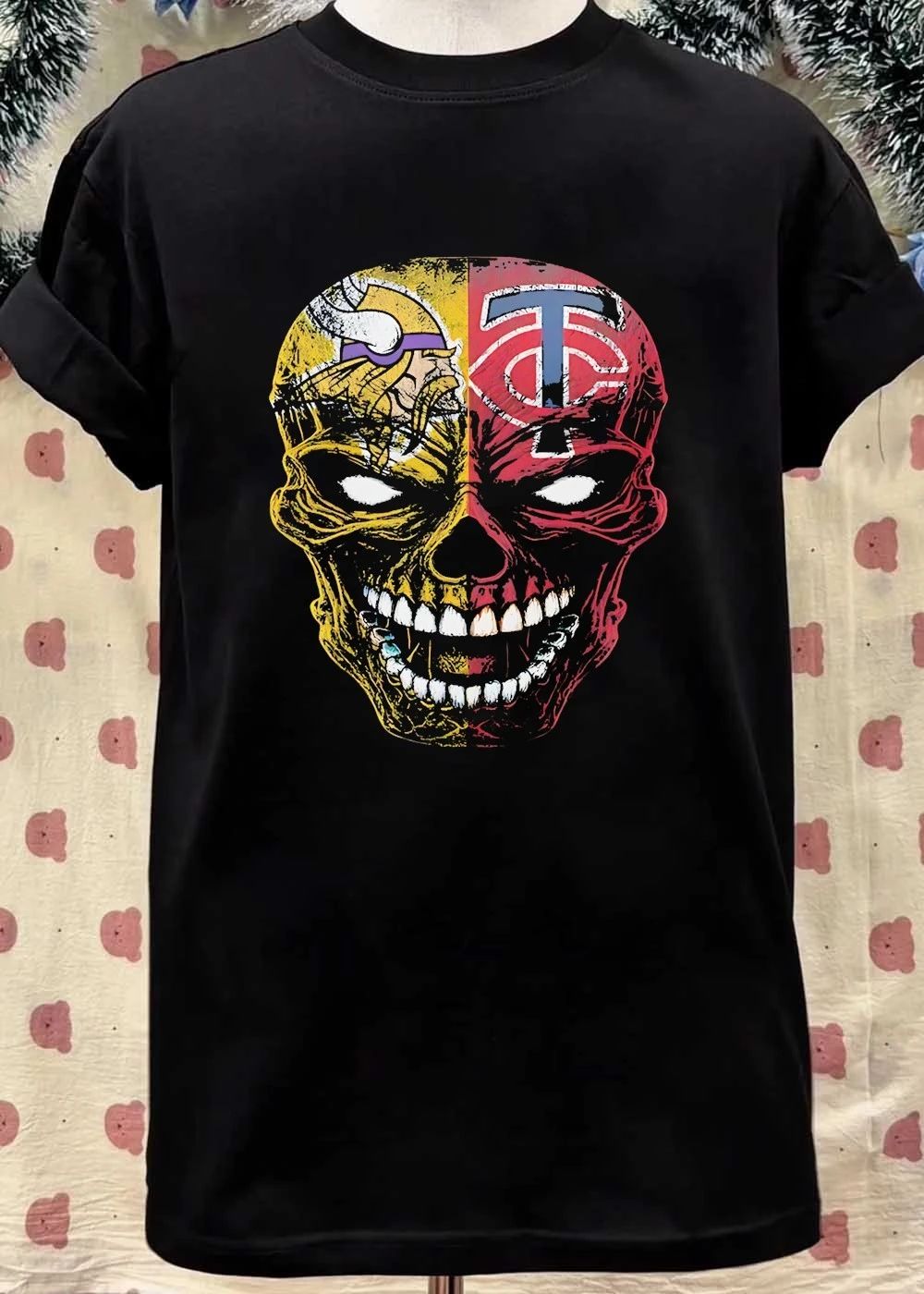 Minnesota Vikings and Minnesota Twins Skull T-Shirt