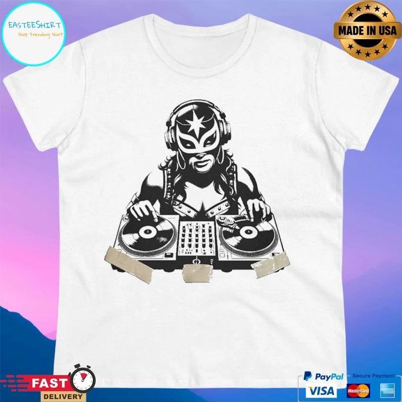 Luchadora Dj Art De La Calle T-shirts