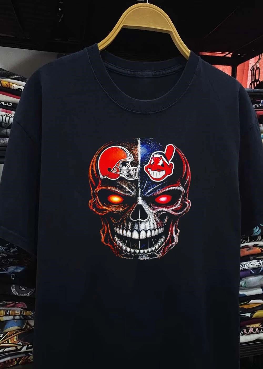 Cleveland Sports Skull Helmet Mascot Fan Apparel Browns Indians T-Shirt