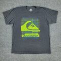 Quiksilver Shirt Men's Large Gray Logo Spell Out Graphic Crew Neck Short Sleeve