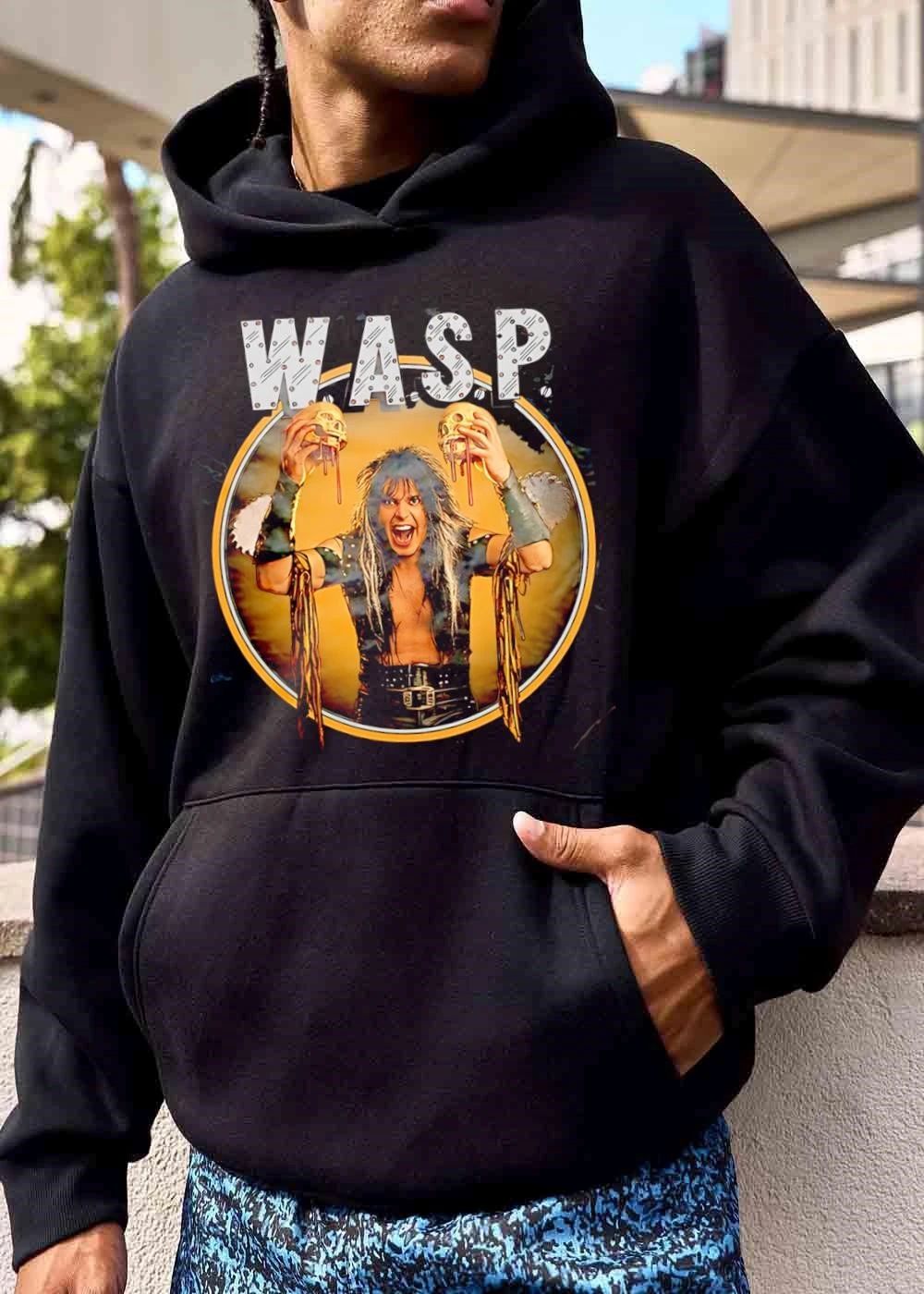 Wasp Heavy Metal Singer Holding Bleeding Skulls Circular Frame shirt