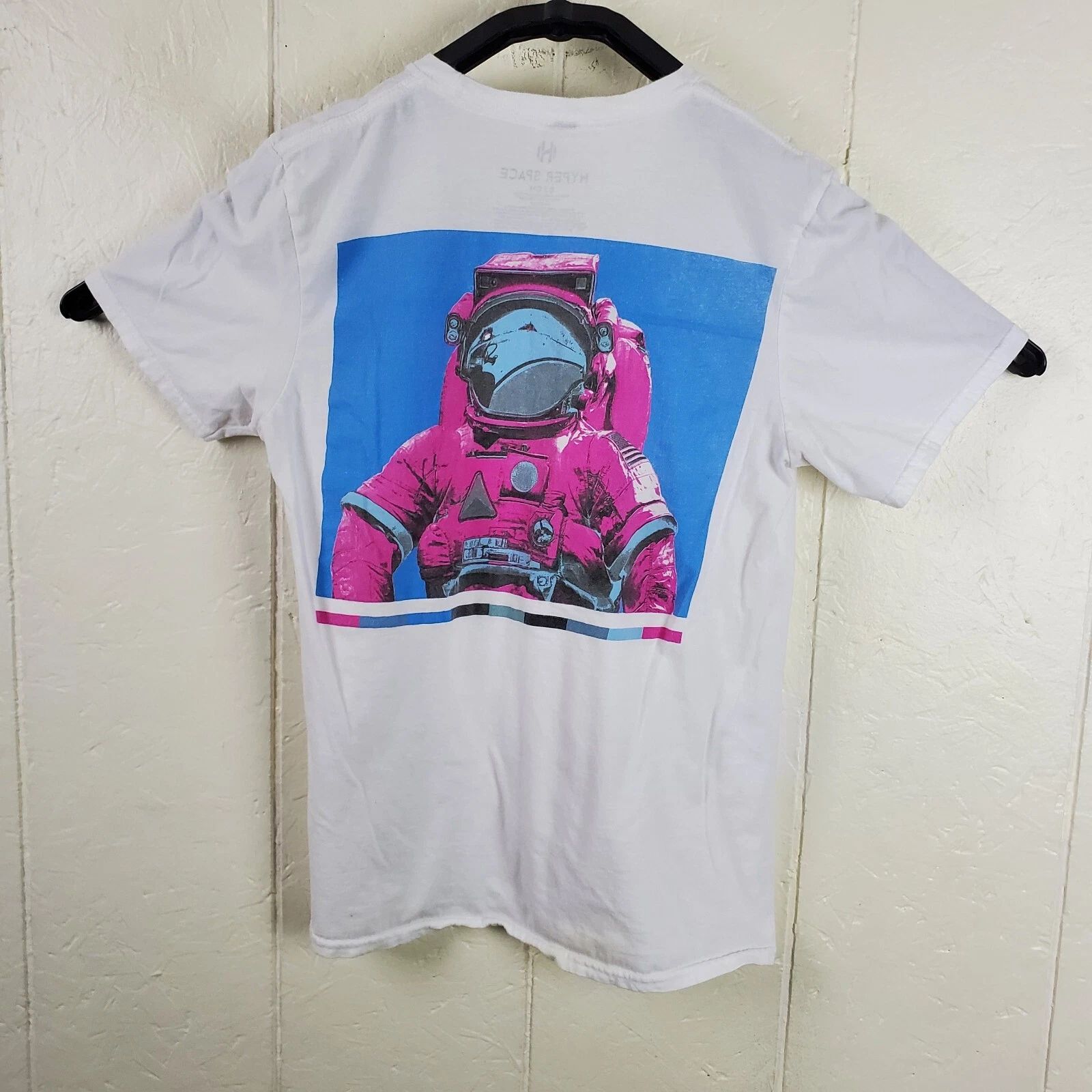 NASA Shirt Mens Small White Crew Neck Short Sleeve Stretch Graphic Pullover