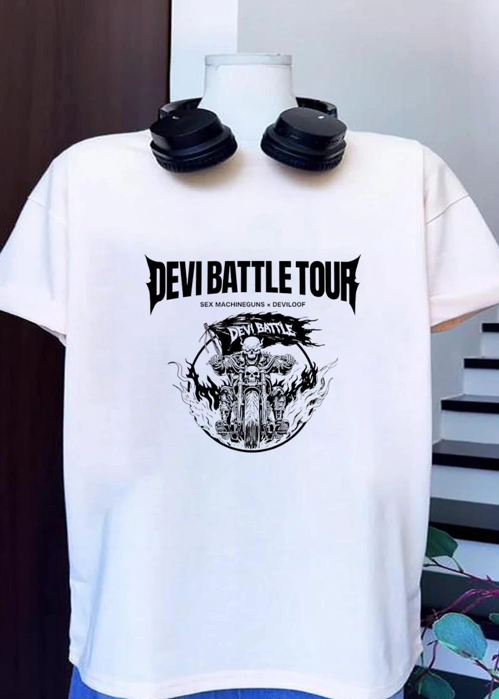 Devi Battle Tour Sex Machineguns x Deviloof Skull Motorcycle T-Shirt