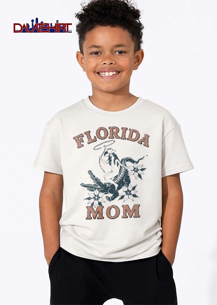 Florida Mom Distressed Cowgirl Riding Alligator Lasso Flowers shirt