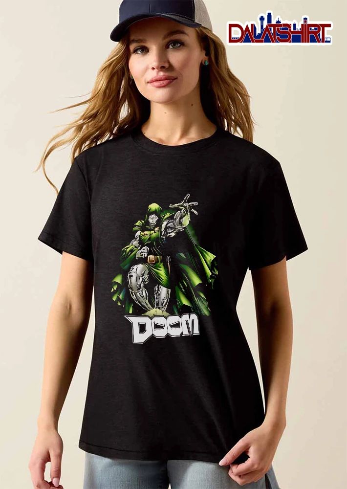 Doom Comic Armored Villain Green Hooded Cloak Reaching shirt