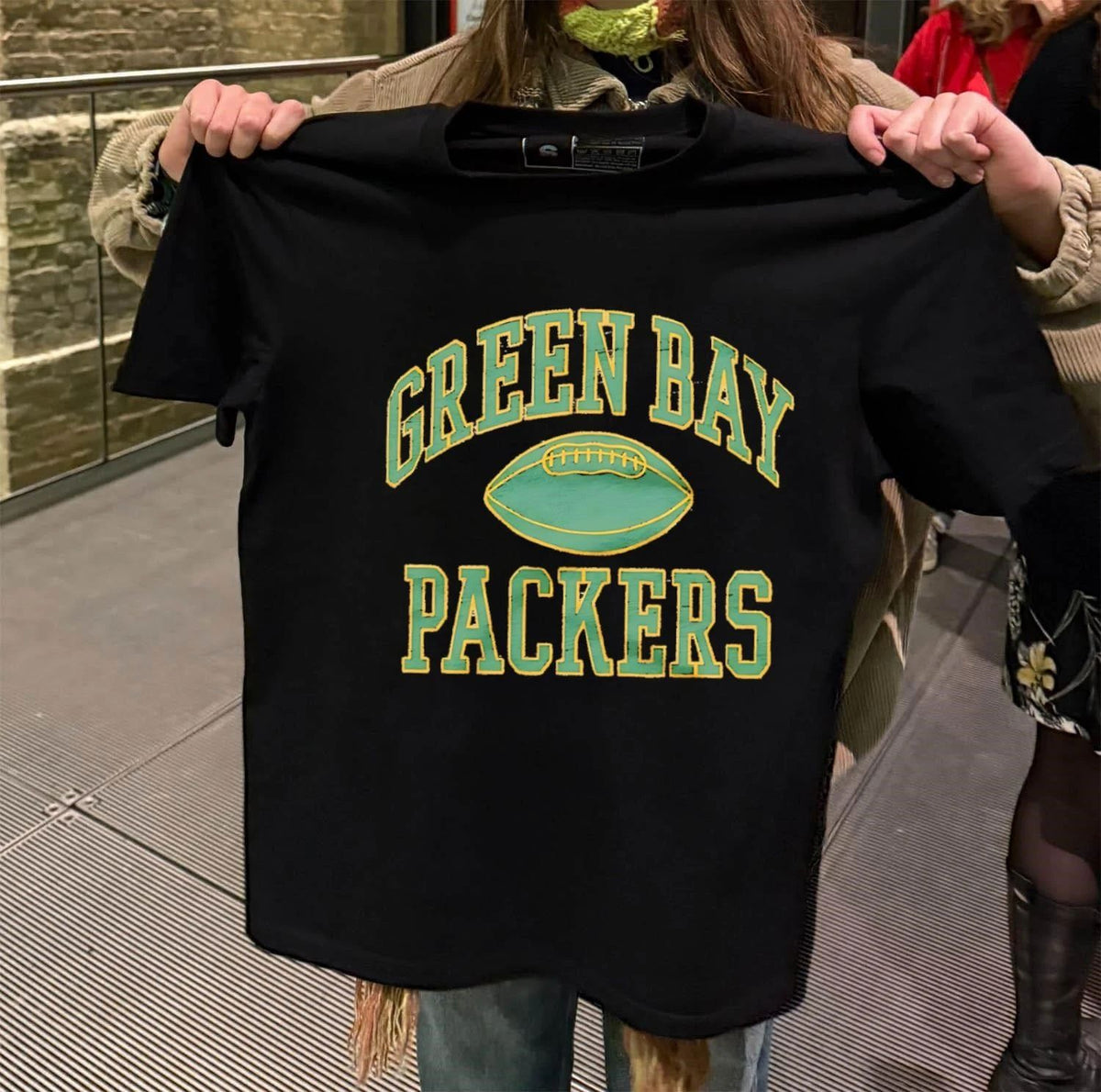 Awesome Green Bay Packers Gridiron Lightweight shirt